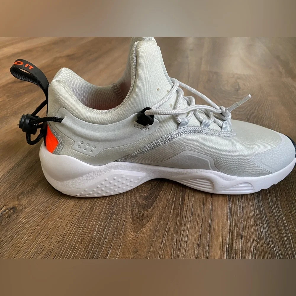 Nike Air Huarache City Move Pure Platinum Crimson size 8.5 - Picture 10 of 16